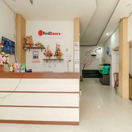 RedDoorz near Palembang Trade Center Hotel Buitenkant foto